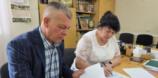 Шелепа і Адаменко планують активізувати розвиток дитячого плавання у Бердичеві Шелепа і Адаменко підписали Меморандум