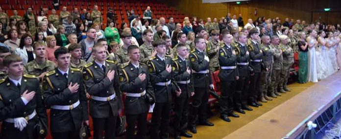 Останній дзвоник
