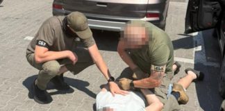 Затримали на хабарі керівника РТЦК: вимагав $1000 за зняття з розшуку в «Оберіг» Затримали керівника ТЦК та СП