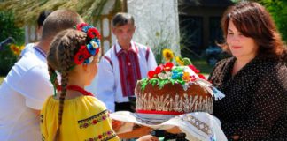 У Дубівці відзначили 10-річчя Семенівської громади та зібрали понад 8 тисяч гривень для ЗСУ Наталія Семенюк на святі