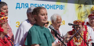 Благодійні концерти біля центрального ринку Бердичева: артисти Палацу культури постійно допомагають ЗСУ Допомога ЗСУ